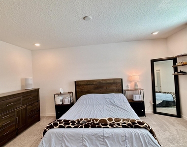 3284 Penny Cove Lane - Photo Thumbnail 21