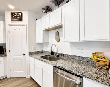 3284 Penny Cove Lane - Photo Thumbnail 5