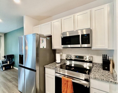 3284 Penny Cove Lane - Photo Thumbnail 6