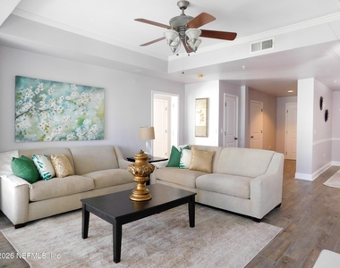 400 E Bay Street - Photo Thumbnail 7