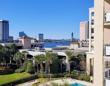 400 E Bay Street - Photo Thumbnail 2