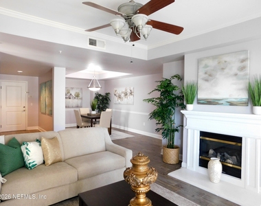 400 E Bay Street - Photo Thumbnail 6