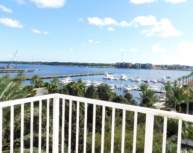 400 E Bay Street - Photo Thumbnail 12