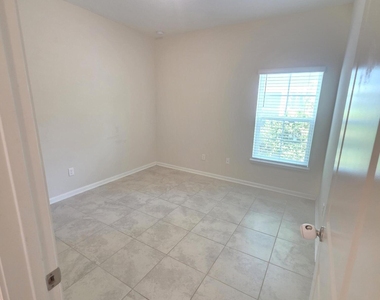 2122 Hawkeye Place - Photo Thumbnail 5