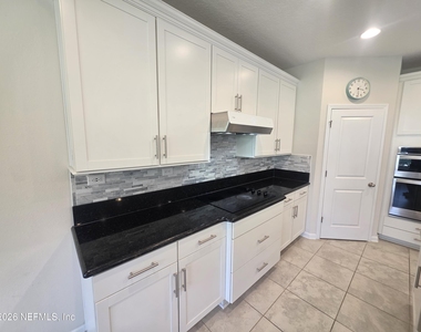 2122 Hawkeye Place - Photo Thumbnail 16
