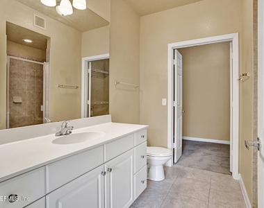8539 Gate Parkway - Photo Thumbnail 17