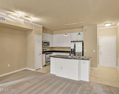 8539 Gate Parkway - Photo Thumbnail 7