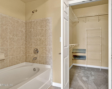 8539 Gate Parkway - Photo Thumbnail 21