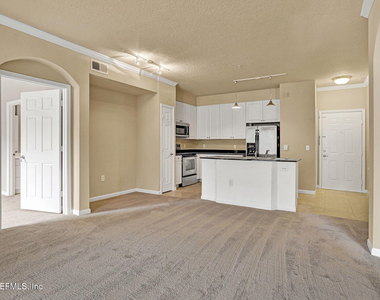 8539 Gate Parkway - Photo Thumbnail 5