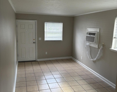 3552 College Street - Photo Thumbnail 6