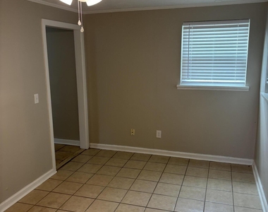 3552 College Street - Photo Thumbnail 2