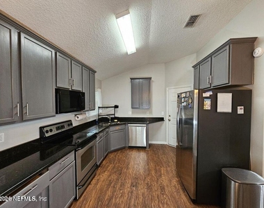 2573 Cold Creek Boulevard - Photo Thumbnail 4