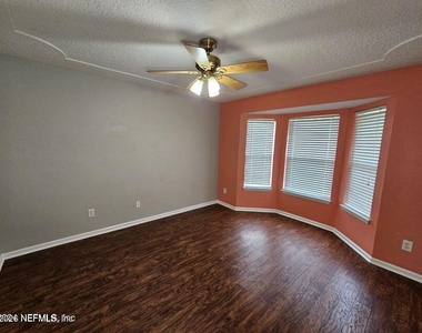 2573 Cold Creek Boulevard - Photo Thumbnail 8