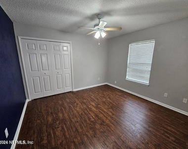 2573 Cold Creek Boulevard - Photo Thumbnail 5