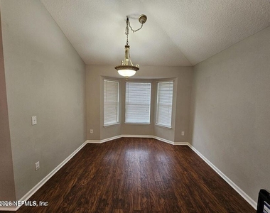 2573 Cold Creek Boulevard - Photo Thumbnail 3