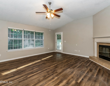 6401 Sarahs View Court - Photo Thumbnail 3