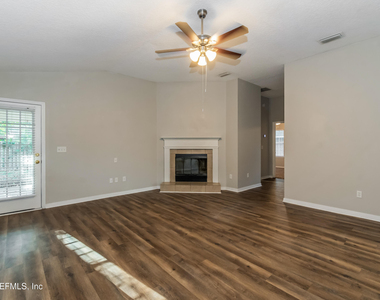 6401 Sarahs View Court - Photo Thumbnail 4