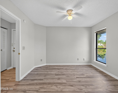 10200 Belle Rive Boulevard - Photo Thumbnail 12