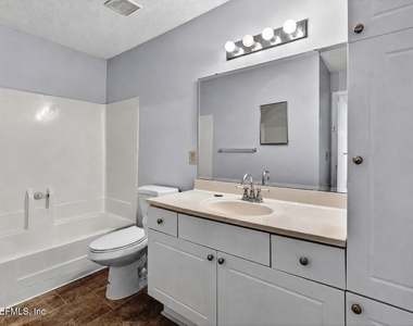 10200 Belle Rive Boulevard - Photo Thumbnail 33