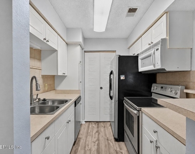 10200 Belle Rive Boulevard - Photo Thumbnail 27