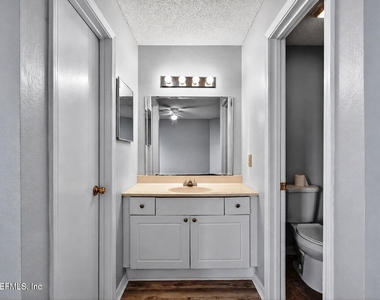 10200 Belle Rive Boulevard - Photo Thumbnail 32