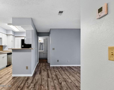 10200 Belle Rive Boulevard - Photo Thumbnail 31