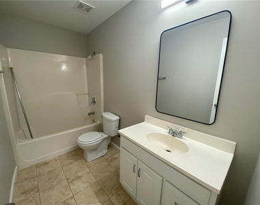 130 River Pointe Court Sw - Photo Thumbnail 17
