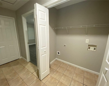130 River Pointe Court Sw - Photo Thumbnail 18