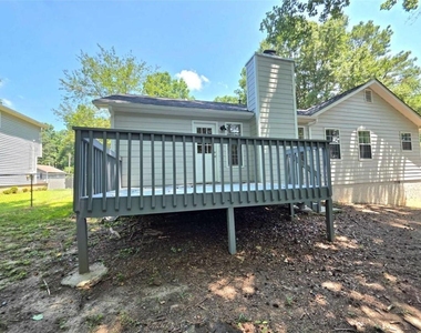 232 Hampton Drive - Photo Thumbnail 4
