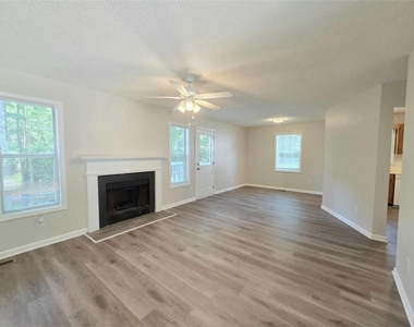 232 Hampton Drive - Photo Thumbnail 8