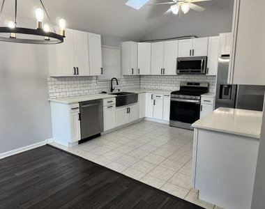 2s151 Avondale Lane - Photo Thumbnail 3