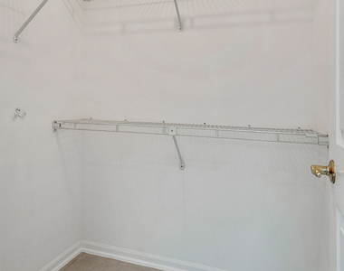 450 Bridle Trail - Photo Thumbnail 20