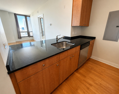 565 W Quincy Street - Photo Thumbnail 23