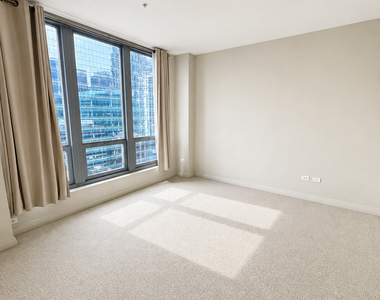 565 W Quincy Street - Photo Thumbnail 5