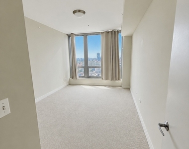 565 W Quincy Street - Photo Thumbnail 8