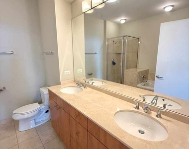 565 W Quincy Street - Photo Thumbnail 6