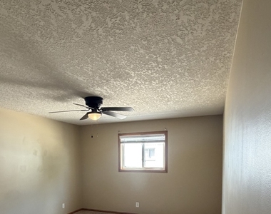 1526 Northfield Meadows Boulevard - Photo Thumbnail 8