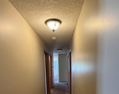 1526 Northfield Meadows Boulevard - Photo Thumbnail 7