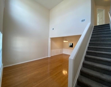 5463 Medlock Corners Drive - Photo Thumbnail 3