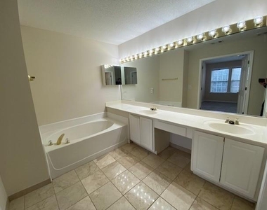 5463 Medlock Corners Drive - Photo Thumbnail 20
