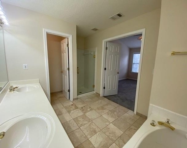 5463 Medlock Corners Drive - Photo Thumbnail 21