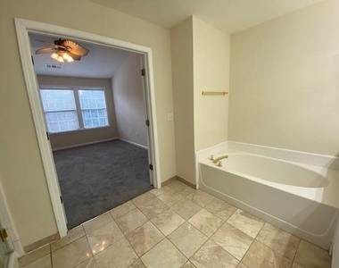 5463 Medlock Corners Drive - Photo Thumbnail 22