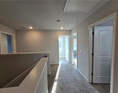 647 Skye Drive - Photo Thumbnail 8