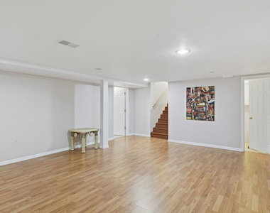 613 Leamington Avenue - Photo Thumbnail 18