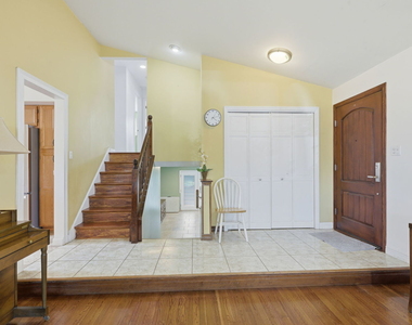 613 Leamington Avenue - Photo Thumbnail 4