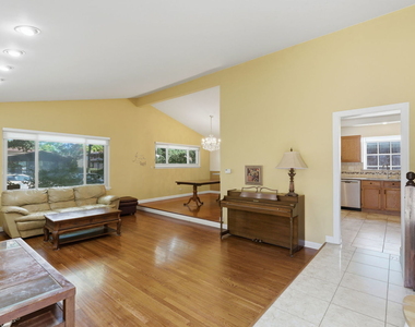 613 Leamington Avenue - Photo Thumbnail 1