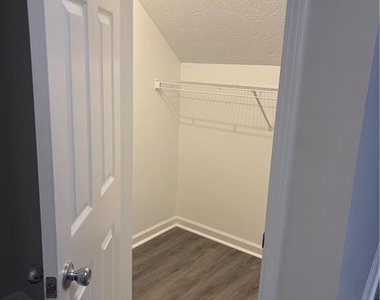 2575 Hamilton Chase Run - Photo Thumbnail 30
