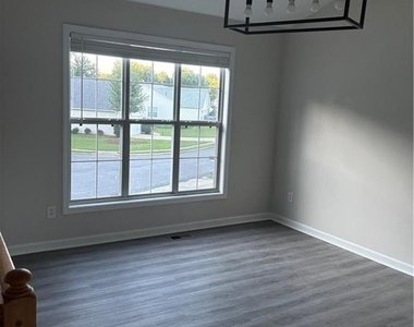 2575 Hamilton Chase Run - Photo Thumbnail 8