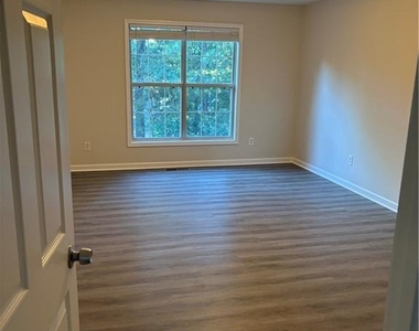 2575 Hamilton Chase Run - Photo Thumbnail 11