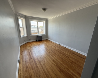 5910 W 26th Street - Photo Thumbnail 4